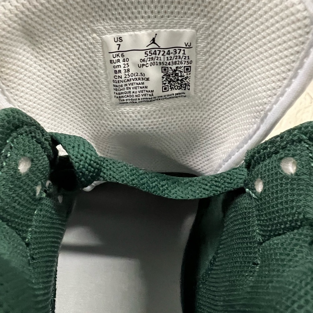 NIB Mens Air Jordan 1 Mid Noble Green Pollen White - Picture 5 of 8